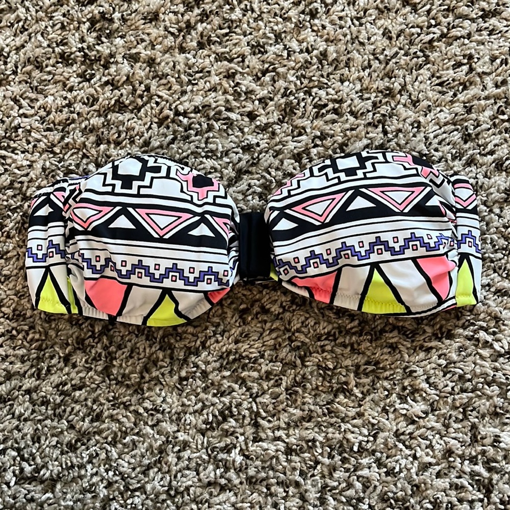 PINK Victoria’s Secret strapless bikini top